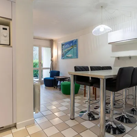Appt Rez De Jardin 6 Personnes Avec Piscine Tennis Et Parking Gratuit 21 דירה *