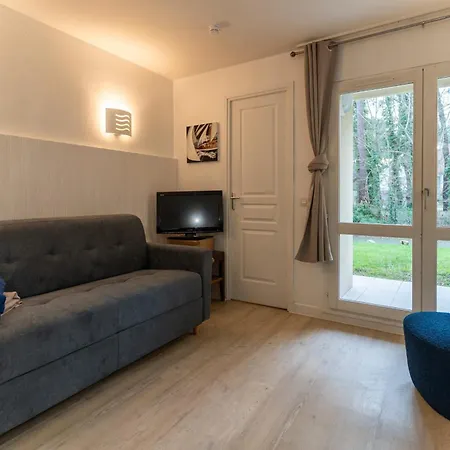 Appt Rez De Jardin 6 Personnes Avec Piscine Tennis Et Parking Gratuit 21 Appartement *