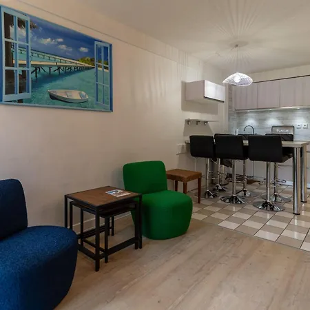 Appt Rez De Jardin 6 Personnes Avec Piscine Tennis Et Parking Gratuit 21 *