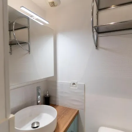 Appt Rez De Jardin 6 Personnes Avec Piscine Tennis Et Parking Gratuit 21 Appartement