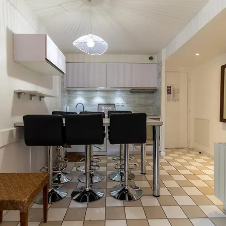 Appt Rez De Jardin 6 Personnes Avec Piscine Tennis Et Parking Gratuit 21 *